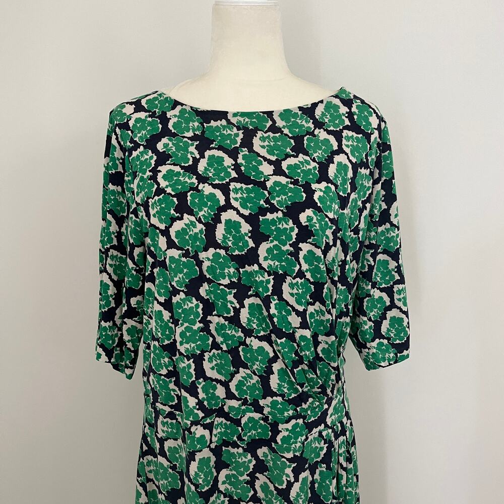 Elegant Green Floral Dress - Picture 2 of 6